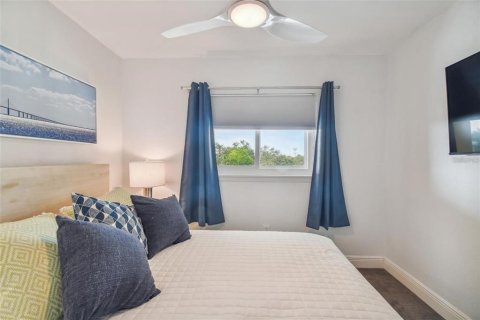Condo in Tierra Verde, Florida, 2 bedrooms  № 2227307 - photo 30