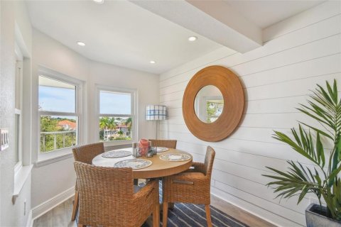 Condo in Tierra Verde, Florida, 2 bedrooms  № 2227307 - photo 21