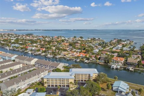 Condo in Tierra Verde, Florida, 2 bedrooms  № 2227307 - photo 2
