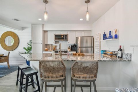 Condo in Tierra Verde, Florida, 2 bedrooms  № 2227307 - photo 19
