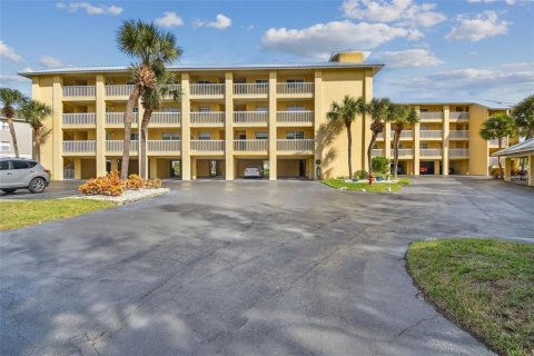 Condo in Tierra Verde, Florida, 2 bedrooms № 2227307