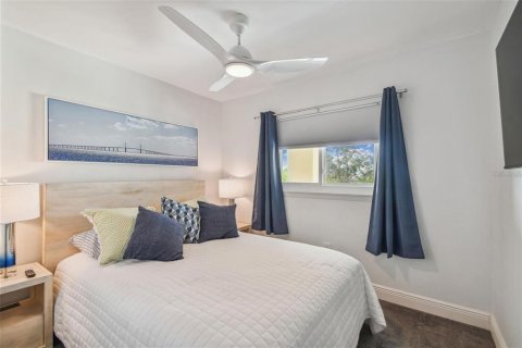 Condo in Tierra Verde, Florida, 2 bedrooms  № 2227307 - photo 28
