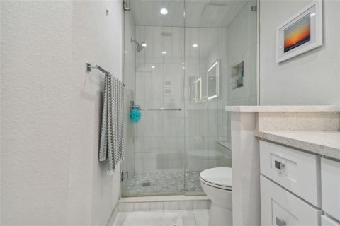 Condo in Tierra Verde, Florida, 2 bedrooms  № 2227307 - photo 27