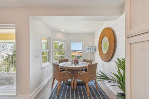 Condo in Tierra Verde, Florida, 2 bedrooms  № 2227307 - photo 20