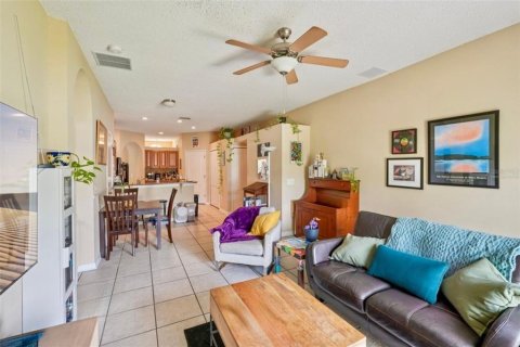 Casa en venta en Orlando, Florida, 4 dormitorios, 158.86 m2 № 1843056 - foto 3