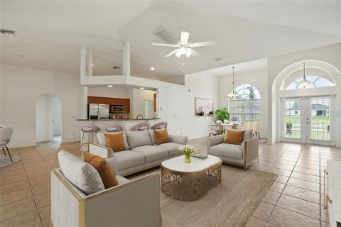 House in Cape Coral, Florida 3 bedrooms, 193.33 sq.m. № 1843020 - photo 13