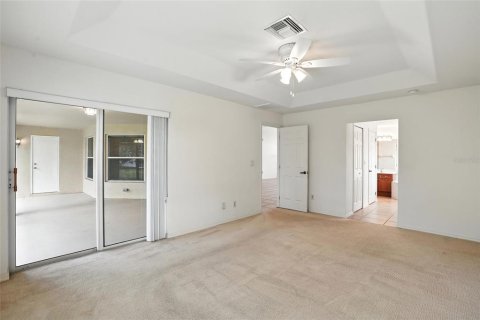 House in Cape Coral, Florida 3 bedrooms, 193.33 sq.m. № 1843020 - photo 21