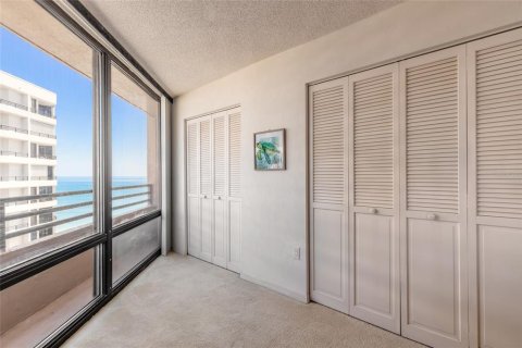 Condo in Daytona Beach, Florida, 1 bedroom  № 2166822 - photo 17