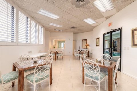 Condo in Daytona Beach, Florida, 1 bedroom  № 2166822 - photo 29