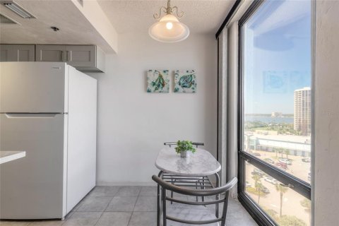 Condo in Daytona Beach, Florida, 1 bedroom  № 2166822 - photo 8