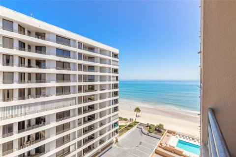 Condo in Daytona Beach, Florida, 1 bedroom  № 2166822 - photo 2