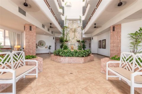 Condo in Daytona Beach, Florida, 1 bedroom  № 2166822 - photo 22