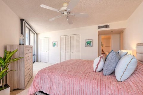 Condo in Daytona Beach, Florida, 1 bedroom  № 2166822 - photo 16