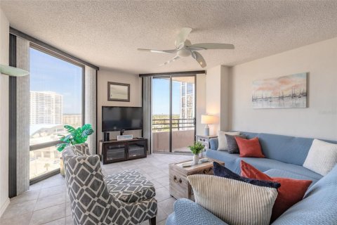 Condo in Daytona Beach, Florida, 1 bedroom  № 2166822 - photo 13