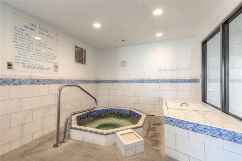 Condo in Daytona Beach, Florida, 1 bedroom  № 2166822 - photo 27