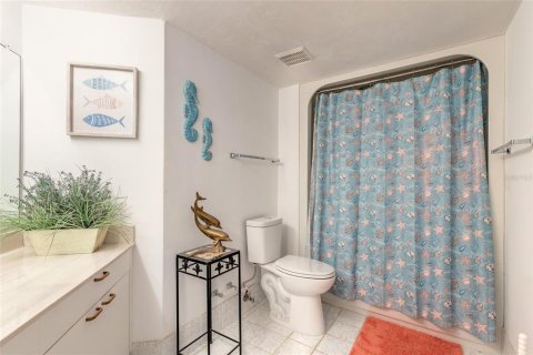 Condo in Daytona Beach, Florida, 1 bedroom  № 2166822 - photo 20