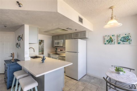 Condo in Daytona Beach, Florida, 1 bedroom  № 2166822 - photo 5