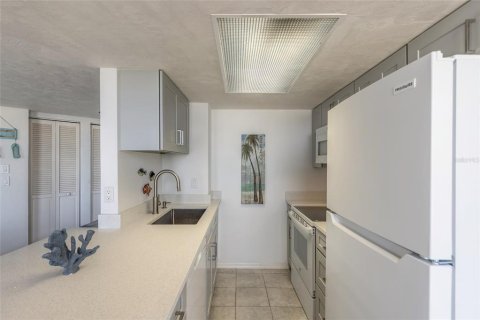 Condo in Daytona Beach, Florida, 1 bedroom  № 2166822 - photo 7