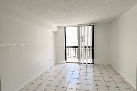 Condominio en venta en Miami Beach, Florida, 1 dormitorio, 63.73 m2 № 2030577 - foto 13