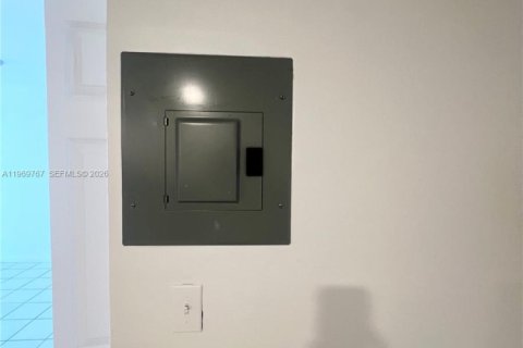 Condominio en venta en Miami Beach, Florida, 1 dormitorio, 63.73 m2 № 2030577 - foto 8