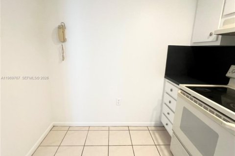 Condominio en venta en Miami Beach, Florida, 1 dormitorio, 63.73 m2 № 2030577 - foto 6