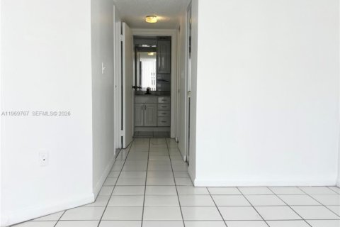 Condominio en venta en Miami Beach, Florida, 1 dormitorio, 63.73 m2 № 2030577 - foto 20