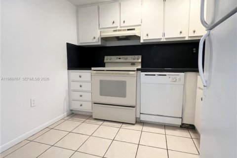 Condominio en venta en Miami Beach, Florida, 1 dormitorio, 63.73 m2 № 2030577 - foto 5