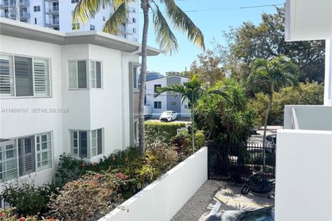 Condominio en venta en Miami Beach, Florida, 1 dormitorio, 63.73 m2 № 2030577 - foto 24