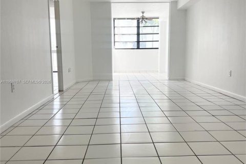 Condominio en Miami Beach, Florida, 1 dormitorio  № 2030577