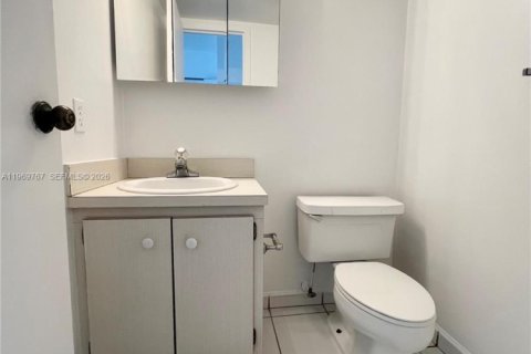 Condominio en venta en Miami Beach, Florida, 1 dormitorio, 63.73 m2 № 2030577 - foto 4