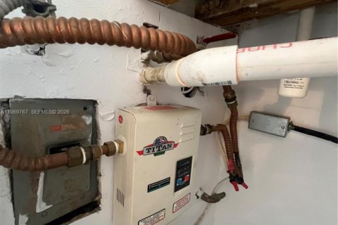 Condominio en venta en Miami Beach, Florida, 1 dormitorio, 63.73 m2 № 2030577 - foto 10