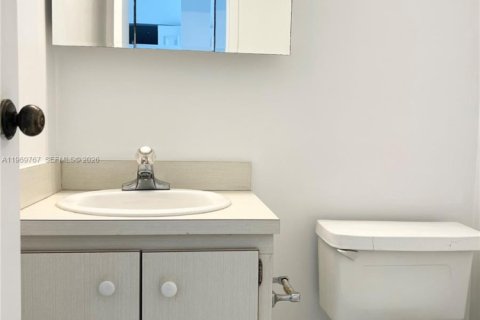 Condominio en venta en Miami Beach, Florida, 1 dormitorio, 63.73 m2 № 2030577 - foto 3