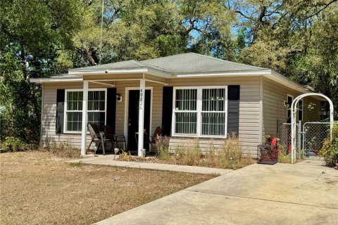 House in Lady Lake, Florida 2 bedrooms, 87.79 sq.m. № 1643335 - photo 23