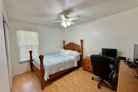 House in Lady Lake, Florida 2 bedrooms, 87.79 sq.m. № 1643335 - photo 18