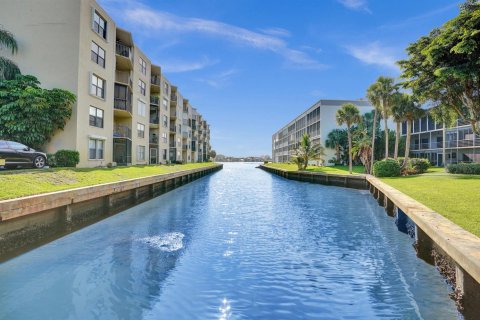 Condo in Lantana, Florida, 2 bedrooms № 2081718