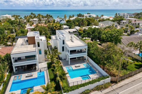 Villa ou maison à vendre à Fort Lauderdale, Floride: 5 chambres № 2066959 - photo 1