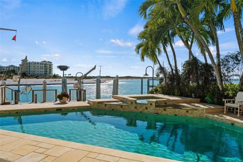 Villa ou maison à vendre à Tierra Verde, Floride: 5 chambres, 408.31 m2 № 2413428 - photo 16