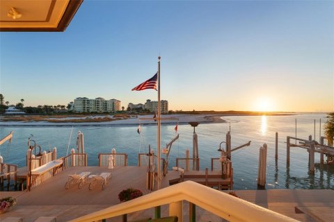 Villa ou maison à vendre à Tierra Verde, Floride: 5 chambres, 408.31 m2 № 2413428 - photo 26