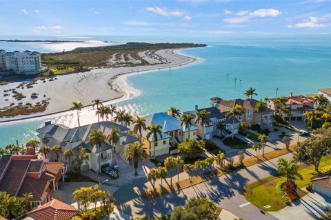 Villa ou maison à Tierra Verde, Floride 5 chambres, 408.31 m2 № 2413428