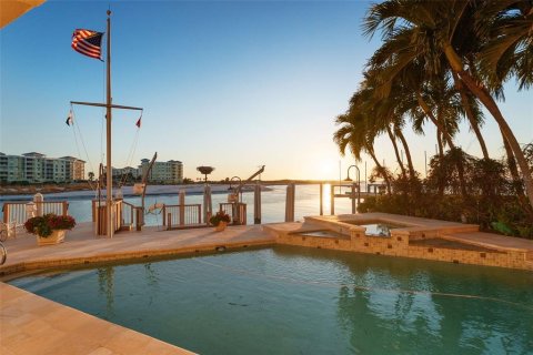 Villa ou maison à vendre à Tierra Verde, Floride: 5 chambres, 408.31 m2 № 2413428 - photo 17