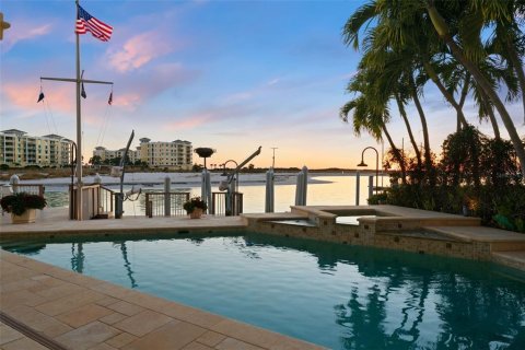 Villa ou maison à vendre à Tierra Verde, Floride: 5 chambres, 408.31 m2 № 2413428 - photo 19