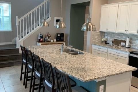 Townhouse in Davenport, Florida 5 bedrooms, 212.1 sq.m. № 1856357 - photo 7