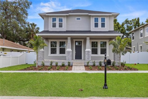 Casa en Tampa, Florida 5 dormitorios, 216.18 m2 № 2114903