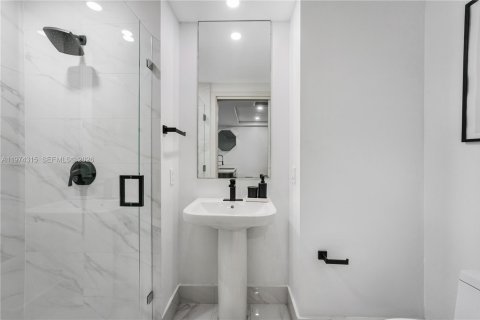 Купить кондоминиум в Майами, Флорида 1 спальня, 80.45м2, № 2036541 - фото 6
