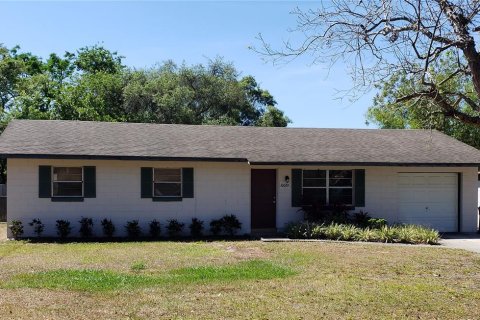 Villa ou maison à Leesburg, Floride 3 chambres, 92.9 m2 № 2408625