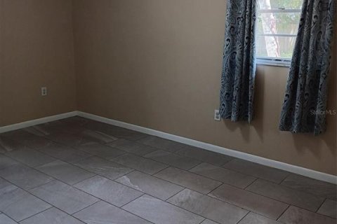 Villa ou maison à louer à Leesburg, Floride: 3 chambres, 92.9 m2 № 2408625 - photo 2
