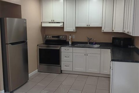 Villa ou maison à louer à Leesburg, Floride: 3 chambres, 92.9 m2 № 2408625 - photo 8
