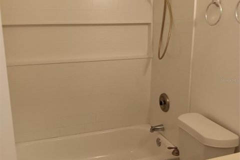 Villa ou maison à louer à Leesburg, Floride: 3 chambres, 92.9 m2 № 2408625 - photo 4