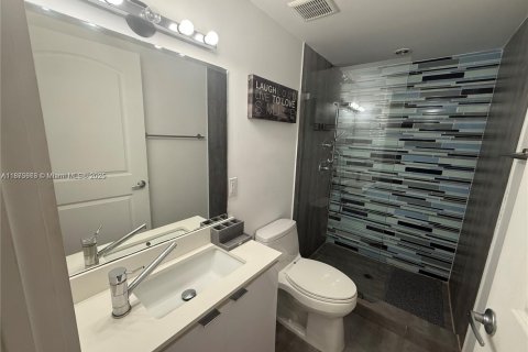 Condo in Miami Beach, Florida, 1 bedroom  № 1980486 - photo 6