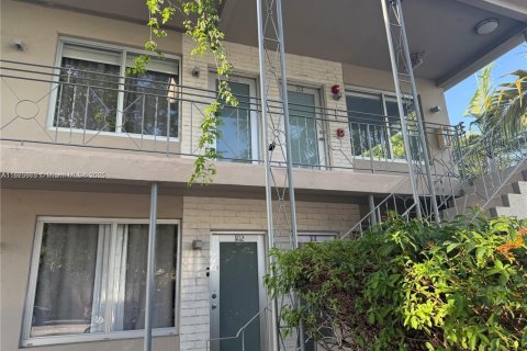 Condo in Miami Beach, Florida, 1 bedroom  № 1980486 - photo 15